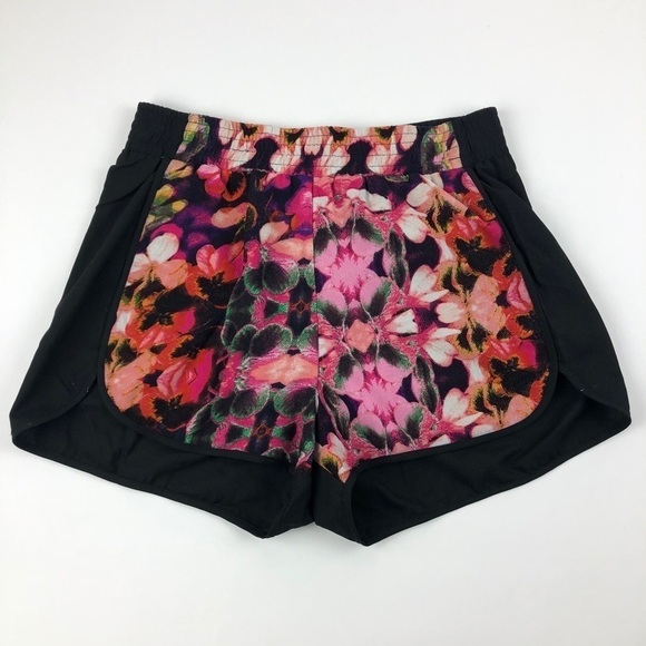 Ya Los Angeles Womens Shorts, Black Floral Medium - Picture 2 of 8
